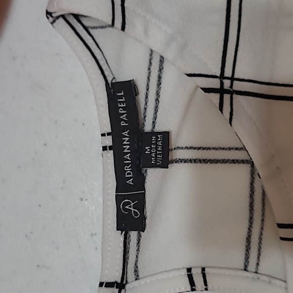 Adrianna Papell women's 3/4 length sleeve shirt size Medium - Picture 3 of 7